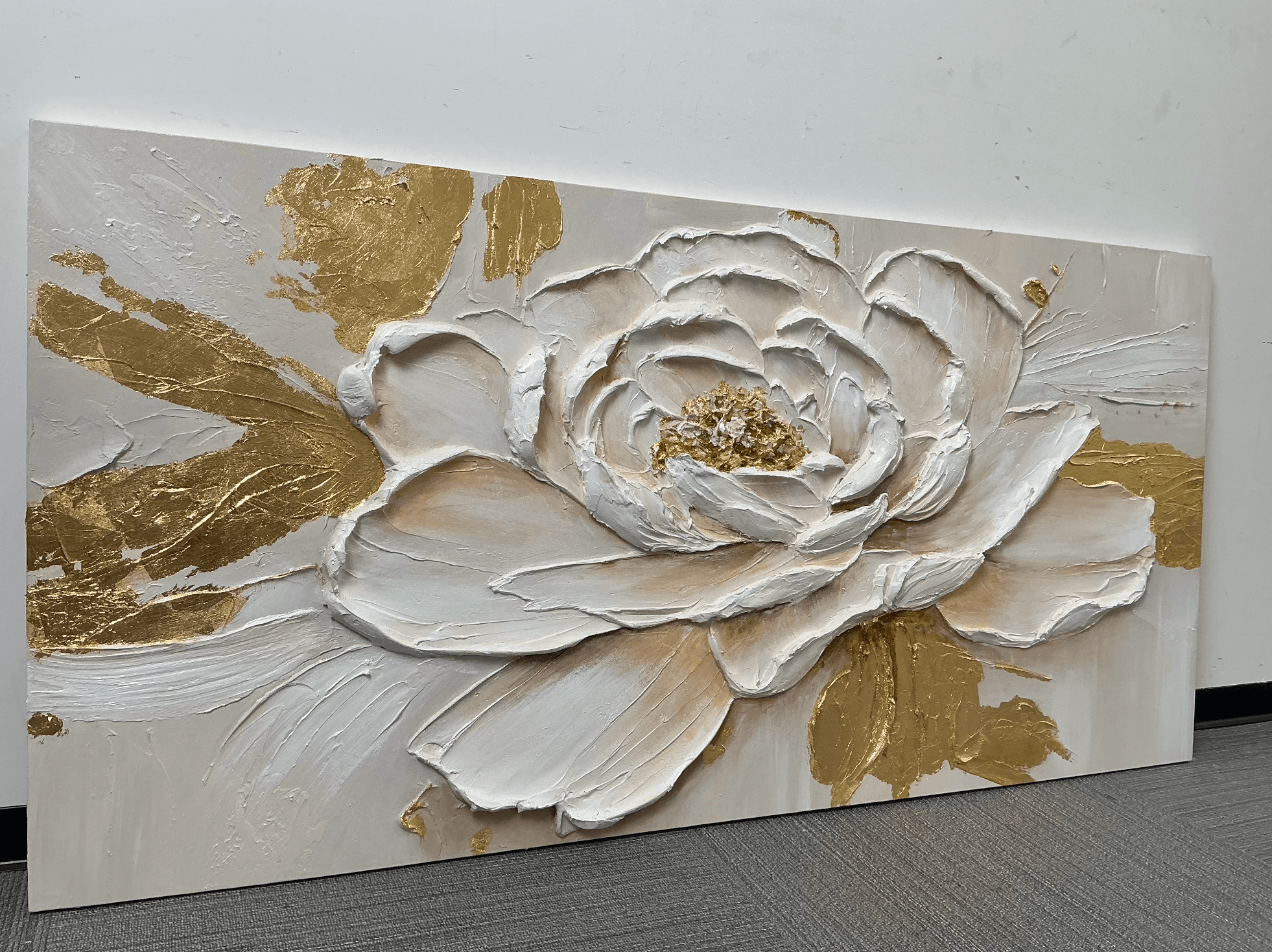 Textured Peony Opulence | Cream Gold
