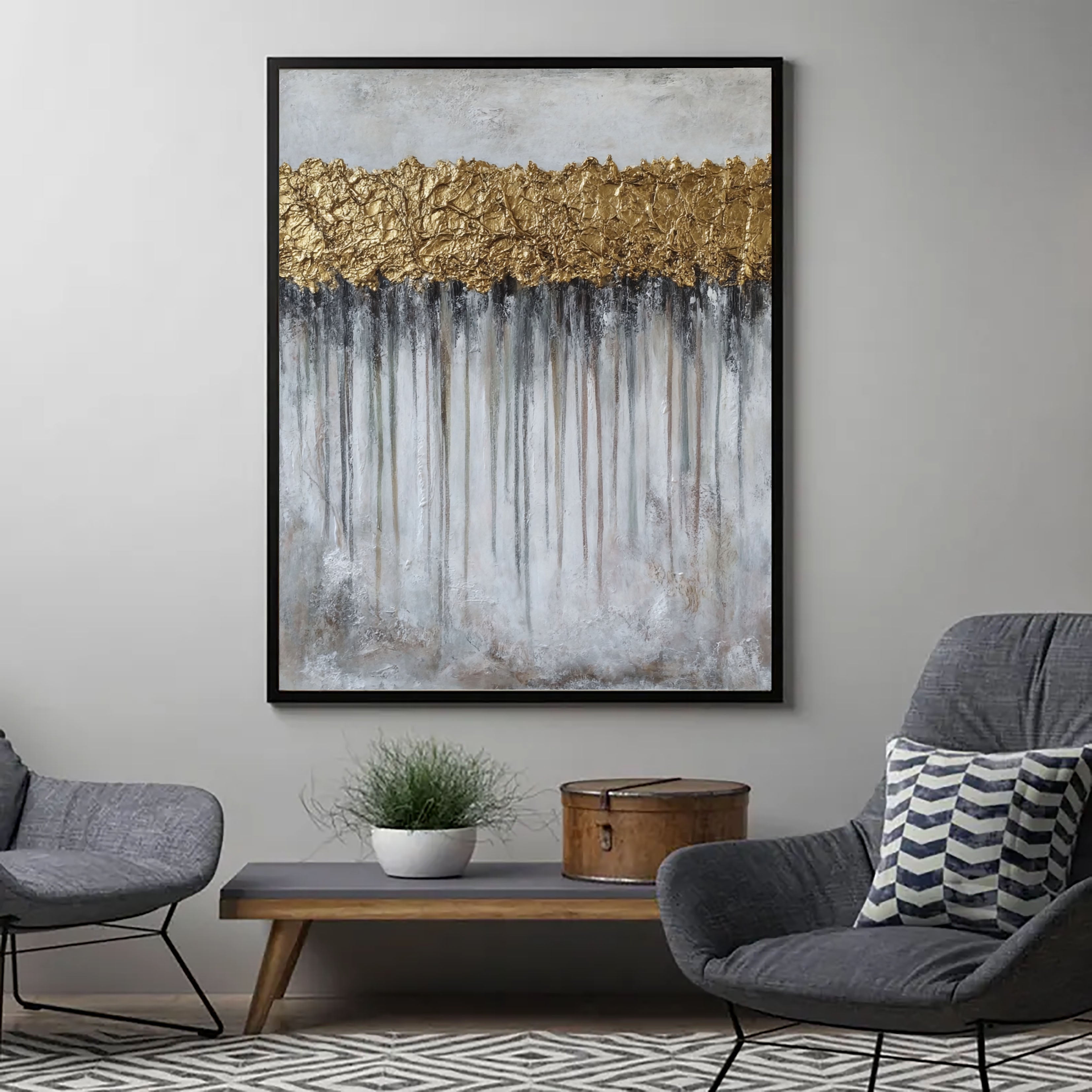 Textured Gilded Crest | Hazy Streaks